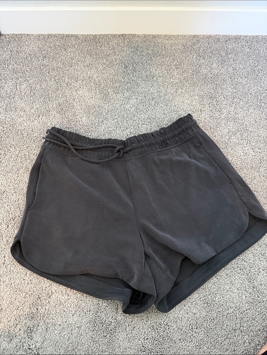 Athleta Pants - Women's Charcoal Drawstring Lounge Shorts
